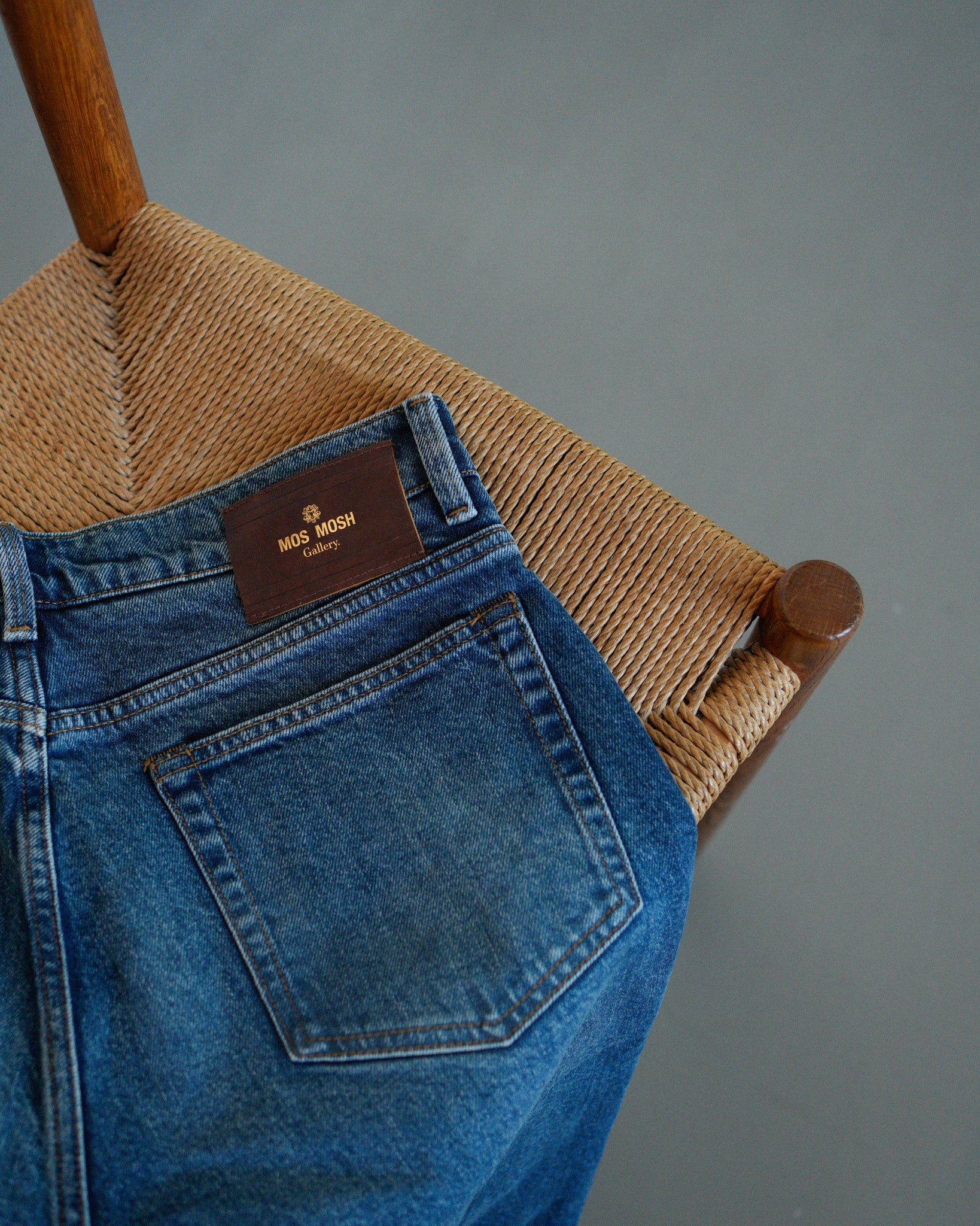 Modelshot / Blue Denim / Detail